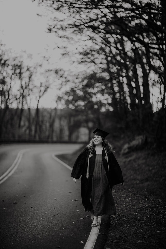 College graduation portraits with scenic backdrop